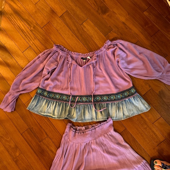 Blouse and skirt set medium or large - Picture 13 of 16